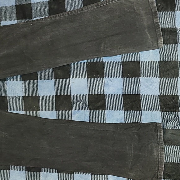 Vintage. USA FABRIC. Wrangler Q Baby Jeans. Stretchy waistband. Size 11/12 - Picture 2 of 16